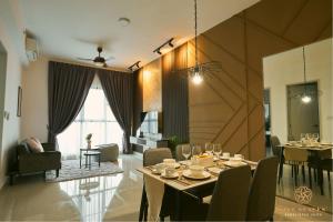 A restaurant or other place to eat at Trion Kuala Lumpur by Five Senses