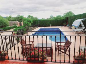 Fotografie z fotogalerie ubytování Chalet con piscina en Liria v destinaci Lliria