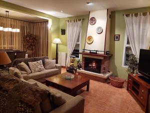 Fotografie z fotogalerie ubytování Chalet con piscina en Liria v destinaci Lliria
