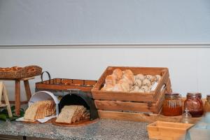 Comida en o cerca de este hotel