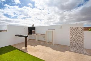 Μια τηλεόραση ή/και κέντρο ψυχαγωγίας στο Mayantigo