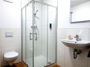 Koupelna v ubytování Schöne Apartments I private Parkplätze I home2share
