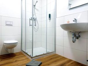 Koupelna v ubytování Schöne Apartments I private Parkplätze I home2share