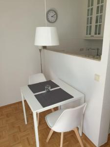 Perfektes Appartement am Düsseldorfer Rhein tesisinde mutfak veya mini mutfak