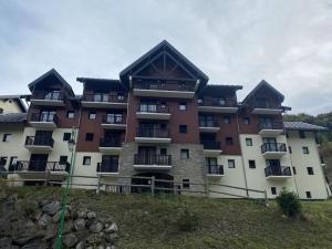 Το κτήριο όπου στεγάζεται  το διαμέρισμα