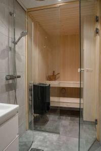 Koupelna v ubytování Fantastisk 7 bädds lägenhet Sälen