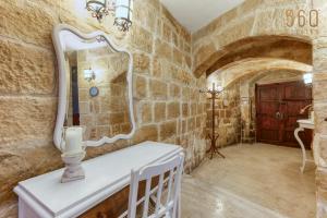Foto de la galeria de Charming 4BR House of Character with private pool By 360 Estates a Naxxar