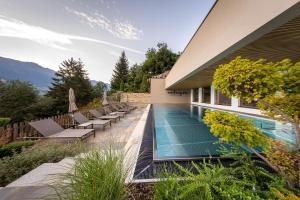 Bazén v ubytování Alpin Chalet am Burgsee nebo v jeho okolí