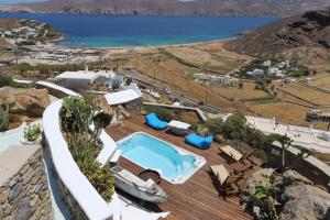 Πισίνα στο ή κοντά στο Villa Princess 5 4Bed with Small Tub Panormos Beach