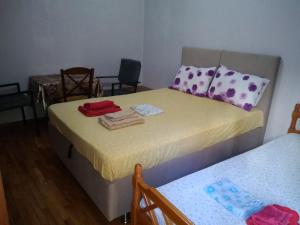 Postel nebo postele na pokoji v ubytování flower apartment-Hilton-US embassy + 37 fotografií