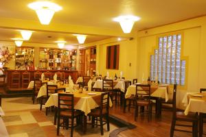 Restaurace v ubytování Hotel El Puma