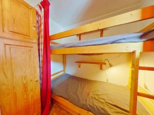 Tempat tidur susun dalam kamar di Appartement Les Saisies, 1 pièce, 4 personnes - FR-1-594-119