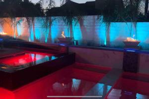 Plush Las Vegas Retreat 5 min from Strip