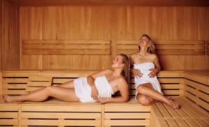 Επισκέπτες που μένουν στο Pohorje Village Wellbeing Resort - Forest Hotel Videc