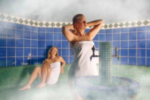 Επισκέπτες που μένουν στο Pohorje Village Wellbeing Resort - Forest Hotel Videc
