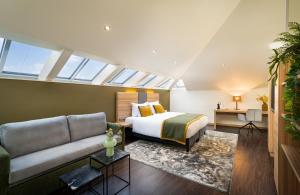 Posteľ alebo postele v izbe v ubytovaní Leonardo Boutique Hotel Salzburg Gablerbräu + 24 fotografií