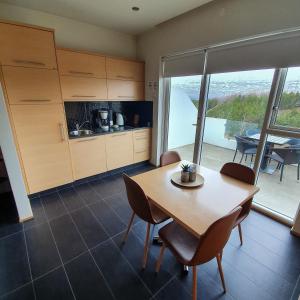 Cucina o angolo cottura di Saeluhus Apartments & Houses