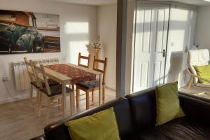 Posezení v ubytování Orchard Nook - Sleeps 4, 2 Bedrooms (one ensuite)