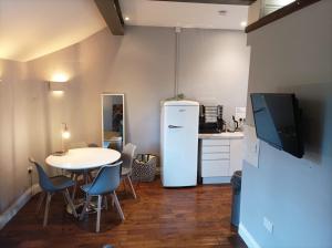 Η κουζίνα ή μικρή κουζίνα στο Self-contained Studio in Central London property Unit 4