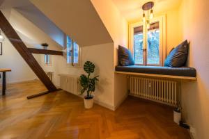 Kuvagallerian kuva majoituspaikasta Old town apt in the heart of Thun with garden, joka sijaitsee kohteessa Thun