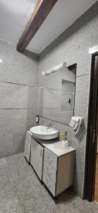Koupelna v ubytování Hotel Bran Stoker