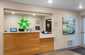 a cashier counter in a dental office at Extended Stay America Suites - Charlotte - Matthews in Charlotte