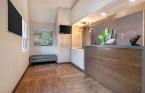 Lobby alebo recepcia v ubytovaní Extended Stay America Select Suites - Charlotte - University Place - E McCullough Dr