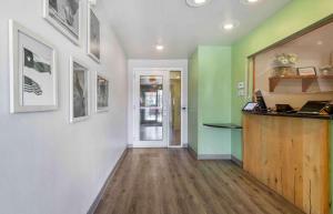 Kuchyň nebo kuchyňský kout v ubytování Extended Stay America Select Suites - Laredo