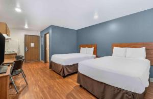Postel nebo postele na pokoji v ubytování Extended Stay America Select Suites - Laredo