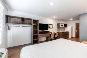 Sjónvarps- og/eða afþreyingartæki á Extended Stay America Suites - Minneapolis - Fridley