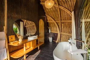Koupelna v ubytování Jungleight Bali