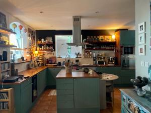 Dapur atau dapur kecil di Bubble House - Villa vue mer - Le Robert