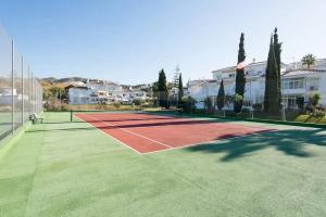 Tenis a/nebo squash v ubytování TU CASA CERCA DEL MAR nebo okolí