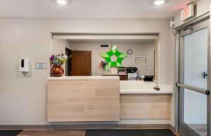 Lobi atau kawasan kaunter penerimaan di Extended Stay America Suites - St Paul - Woodbury