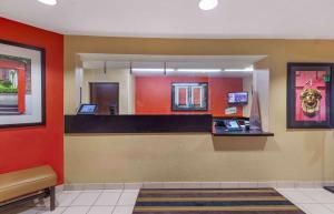 a waiting area of a fast food restaurant at Extended Stay America Suites - Baltimore - Timonium in Timonium