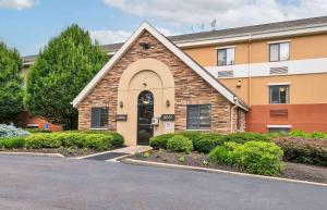 a building with a street in front of it at Extended Stay America Suites - Cincinnati - Fairfield in Fairfield