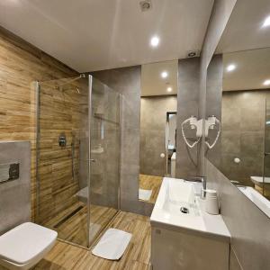 Koupelna v ubytování Willa Kłodzko-Zacisze - Sauna - Siłownia - Komnata Solna