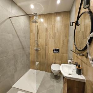 Koupelna v ubytování Willa Kłodzko-Zacisze - Sauna - Siłownia - Komnata Solna + 37 fotografií