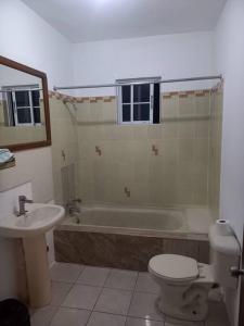 Et badeværelse på Pinevalley Suite 4B