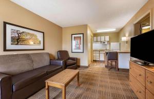 Zona d'estar a Extended Stay America Suites - Jacksonville - Southside - St Johns Towne Ctr