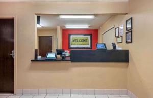 Lobbyen eller receptionen på Extended Stay America Select Suites - Gainesville - I-75