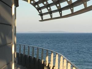 海景或在公寓看到的海景