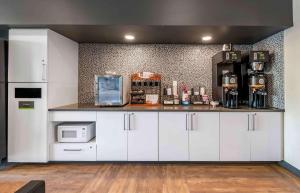 Příslušenství pro přípravu čaje a kávy v ubytování Extended Stay America Premier Suites - Miami - Downtown Brickell - Cruise Port