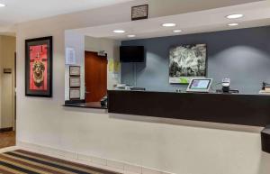 a waiting room with a cash counter in a hospital at Extended Stay America Suites - Boston - Braintree in Braintree