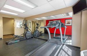 Fitness centrum a/nebo fitness zařízení v ubytování Extended Stay America Suites - Secaucus - New York City Area