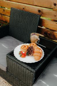 Makanan di atau di tempat lain dekat apartemen