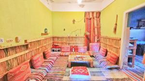 Oleskelutila majoituspaikassa هوستل أجبناخ إنشالي Hostel Agbenakh Inshaly
