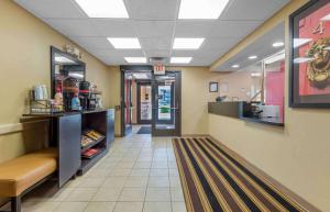 a waiting room at a fast food restaurant at Extended Stay America Suites - Buffalo - Amherst in Amherst