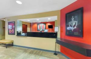 a waiting room with a cash counter in a store at Extended Stay America Suites - Washington, DC - Chantilly - Dulles South in Chantilly