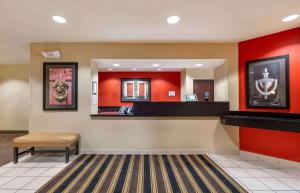 Lobby o reception area sa Extended Stay America Suites - Bloomington - Normal